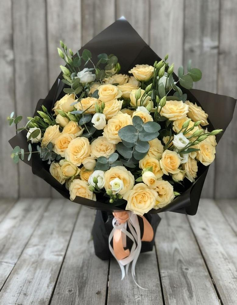 Букет цветов из: Розы и Лизиантусы в Рудне Воронежской области