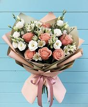Букет цветов из:  Розы, Альстромерии и Лизиантусы в Рудне Воронежской области