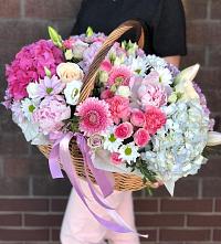 Цветочная композиция из Розы, Хризантемы, Пионы и Лизиантусы в корзине #REPLACE_PRED# Рудне Воронежской области