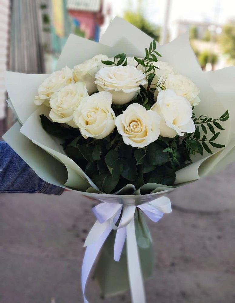 Букет Белые розы Проуд в Рудне Воронежской области