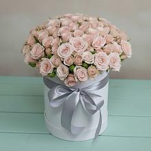 Цветочная композиция из Розы в шляпной коробке в Рудне Воронежской области