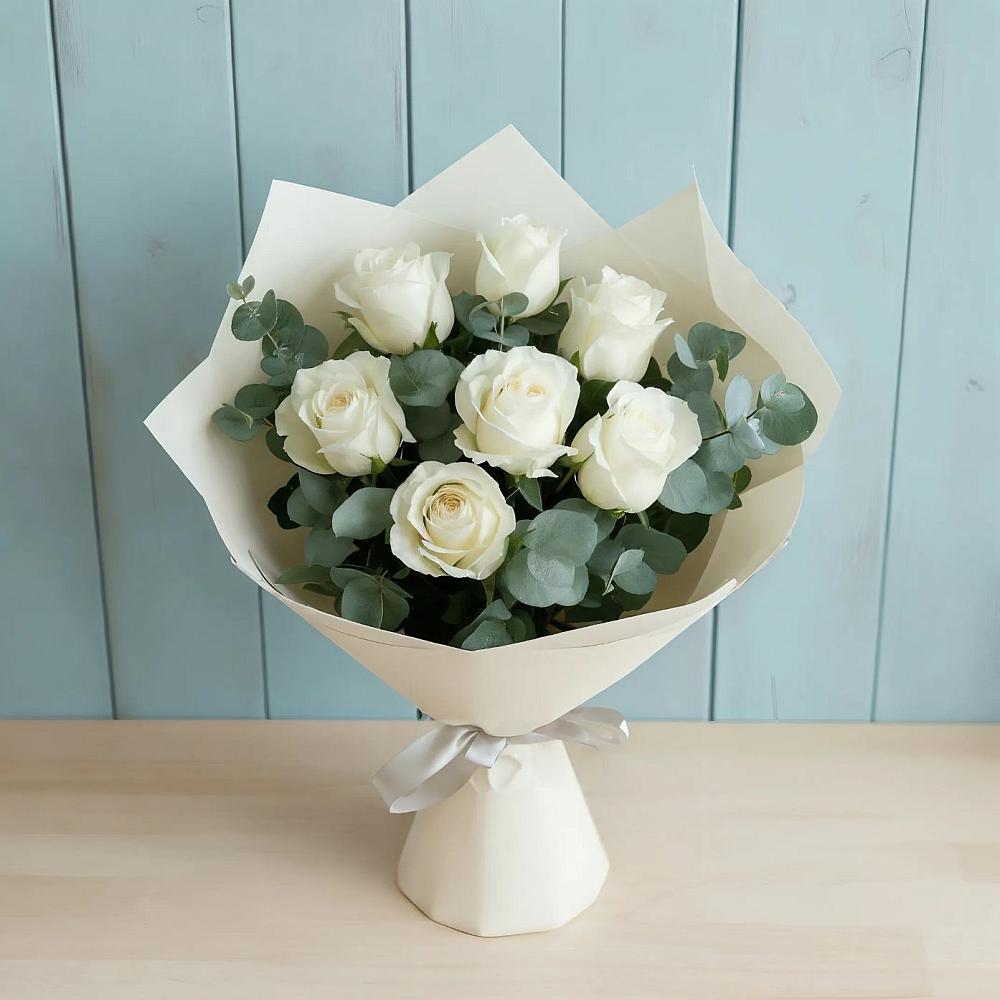 Букет Белые розы в Эвкалипте в Рудне Воронежской области