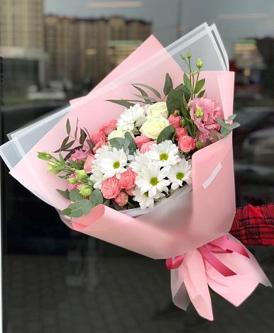 Букет цветов из: Розы, Лизиантусы и Хризантемы в Рудне Воронежской области
